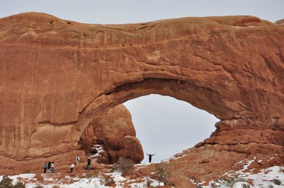 A enorme North Window, no Arches National Park, perto de Moab, em Utah, nos Estados Unidos